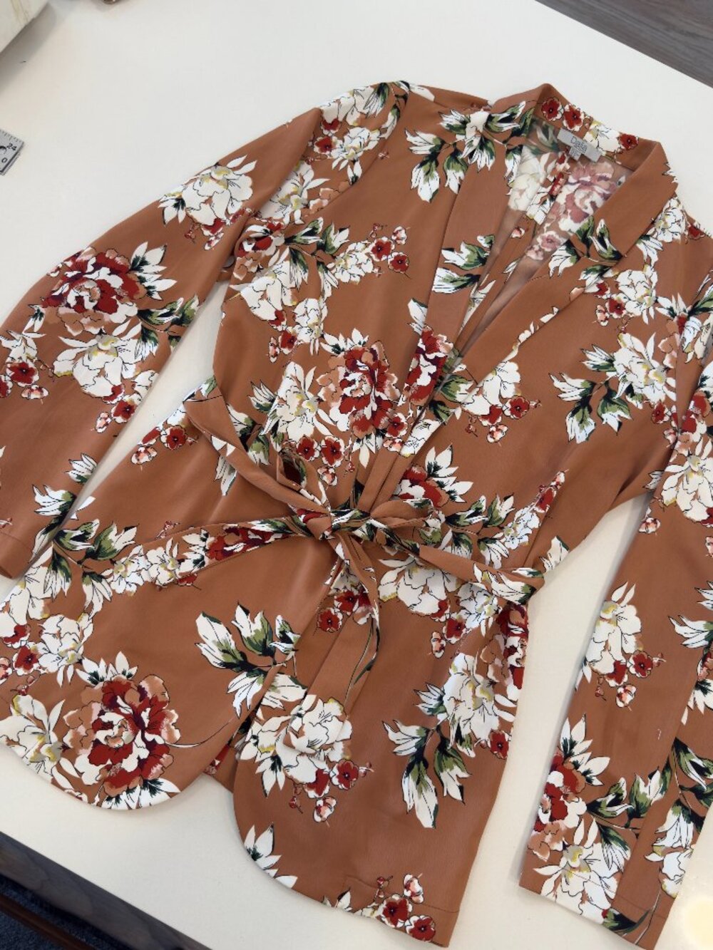 Dalia Vintage-Inspired Silky Floral Robe Kimono-like Jacket, Belted, Size Medium